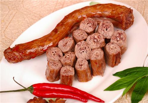 黄小乐现捞鸭脖
