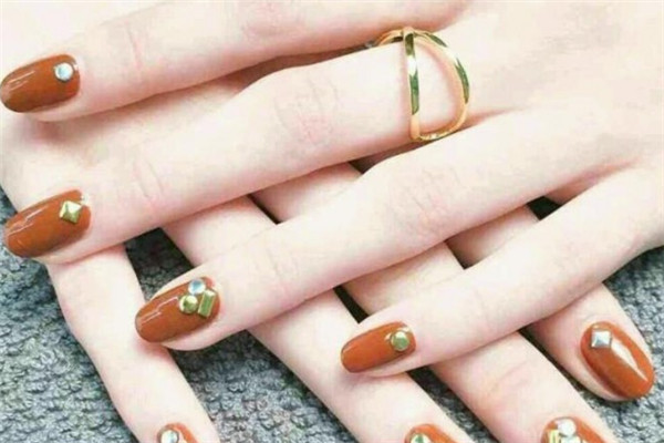 皇后美甲加盟