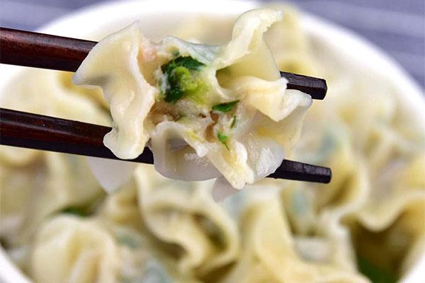 荠菜大馄饨