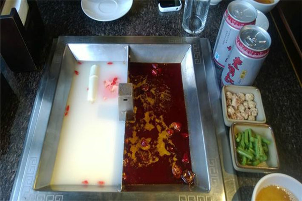 彝家人牛肉火锅加盟