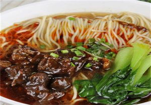 鲍家牛肉面馆