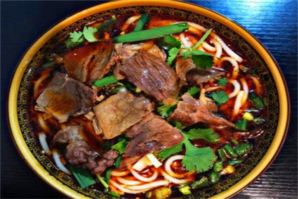 萌萌牛肉粉面馆