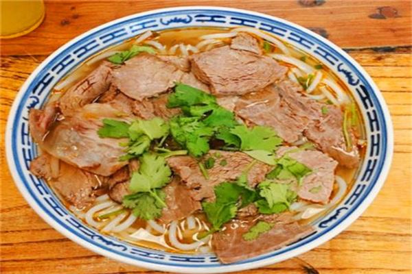 萌萌牛肉粉面馆
