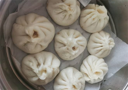 蒸巴食包子