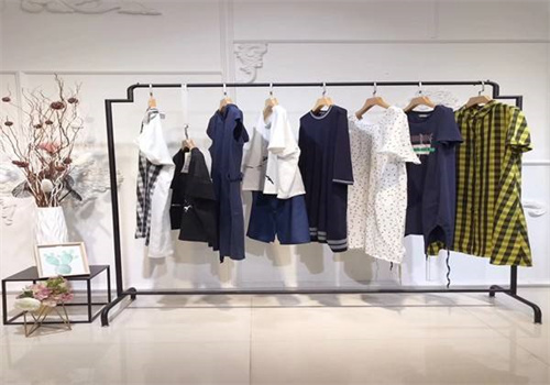 日山品牌女装
