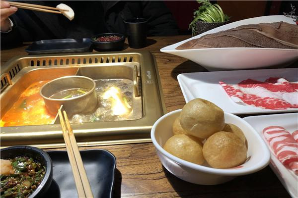 鸭恋虾主题火锅加盟