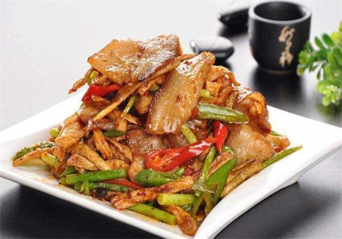 阿彭回锅肉