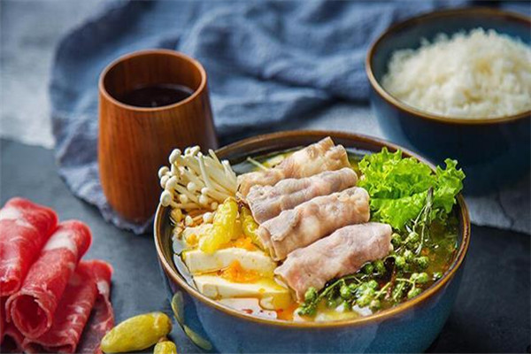 鱼小仙酸菜鱼饭加盟