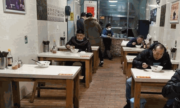 小狗面店