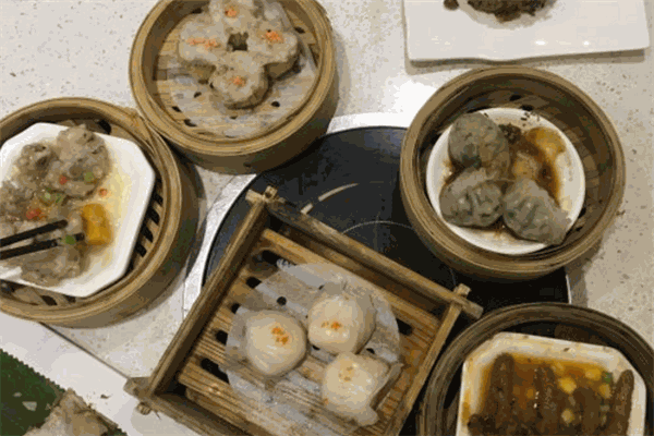 呠呠豚国际餐厅加盟