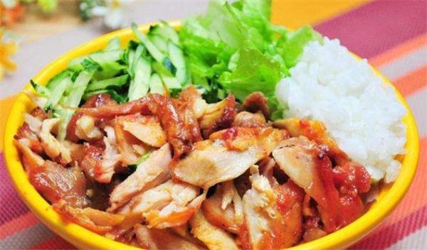 小馋猫烤肉拌饭
