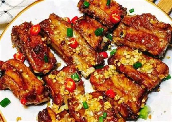 吮楼指蒜香排骨