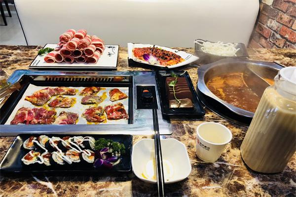 小蛮咬烤肉火锅加盟