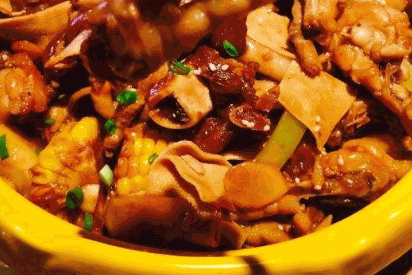 肉蟹煲鸡爪煲