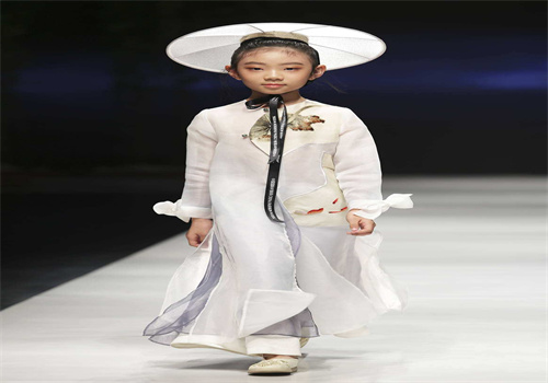 叮特来童装