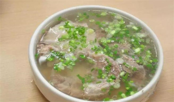 雄记猪肉汤