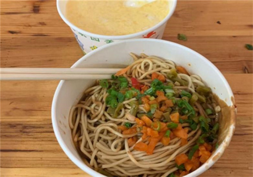 赵师傅红油热干面