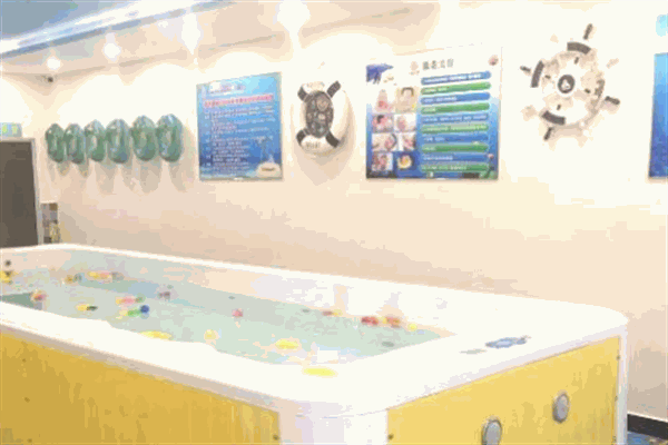 卡依宝贝游泳馆