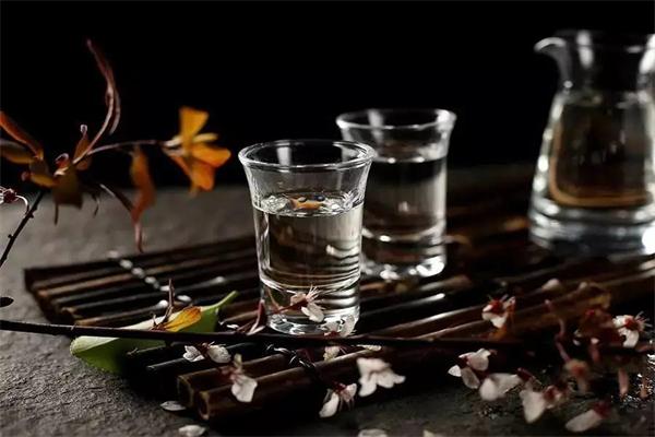 贵加益酱香酒