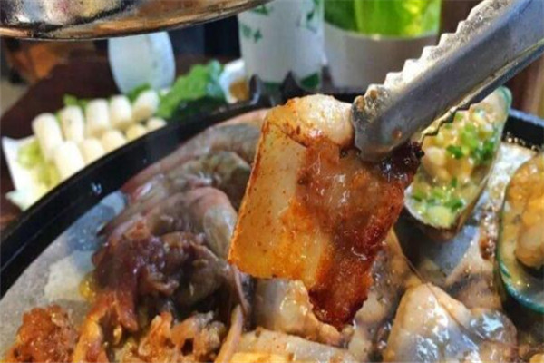 红枫烤肉加盟