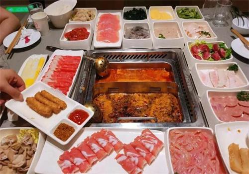 壹零壹陆芋儿鸡火锅
