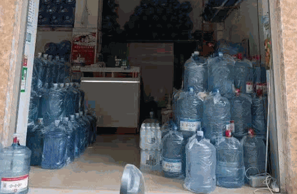 桶装水店