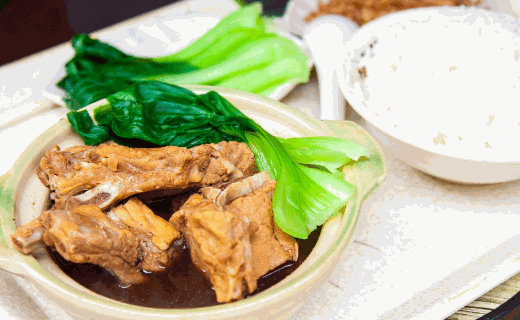 吮指疯狂鸡排排骨米饭
