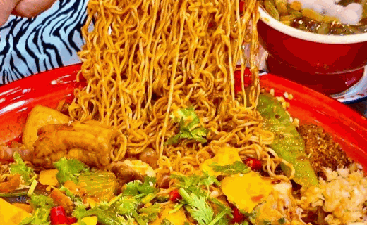雾东东干拌麻辣烫
