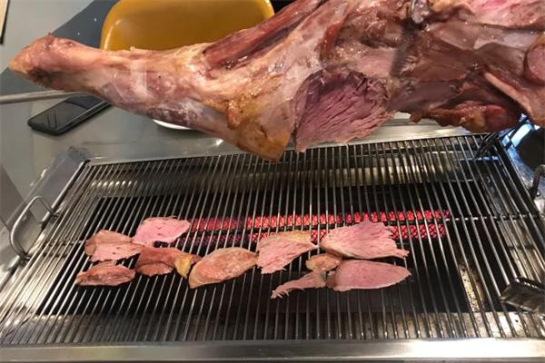 大汗烧烤烤羊腿