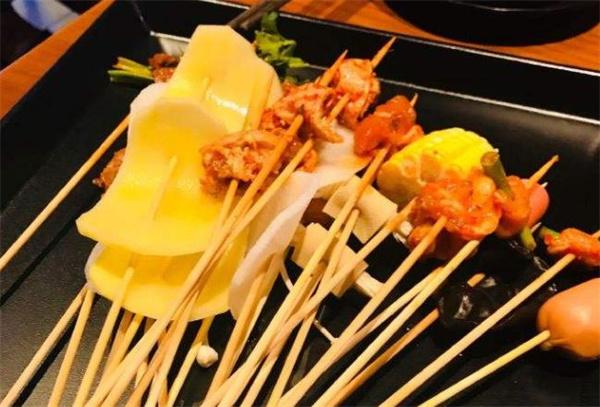 串三国砂锅串串