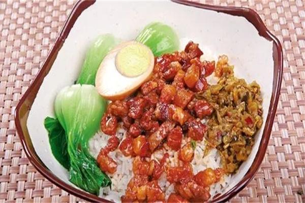 米事焖肉饭