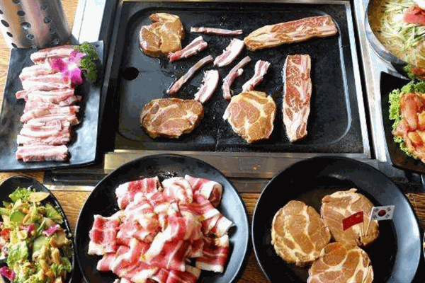 泡菜妈咪烤肉加盟