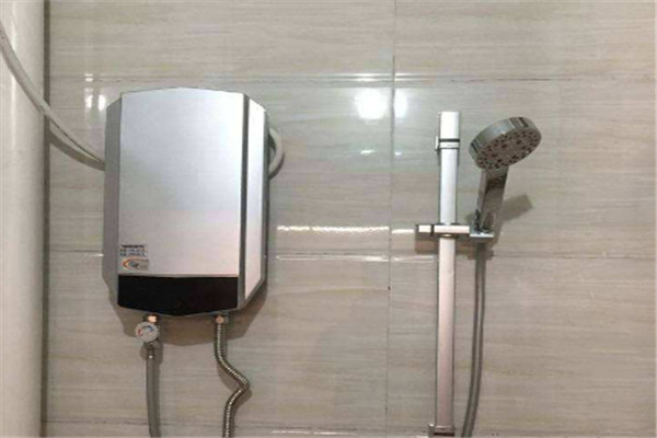 闪腾即热式热水器加盟