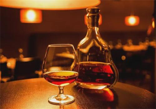柏龙幕尼酒