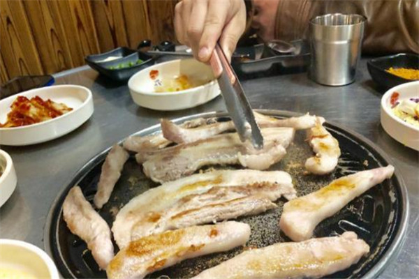 缸桶屋韩式烤肉加盟
