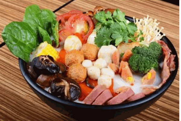 麻小纯麻辣烫加盟