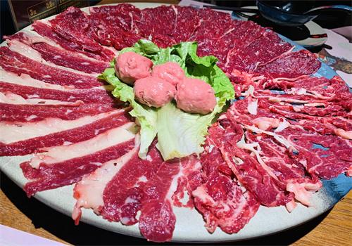 蓝小悦新派牛肉火锅