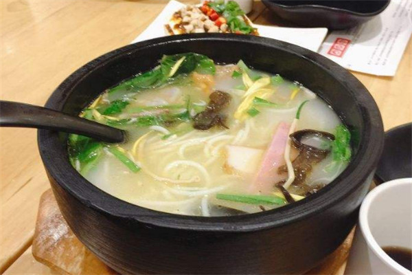 格林食界金汤米线加盟