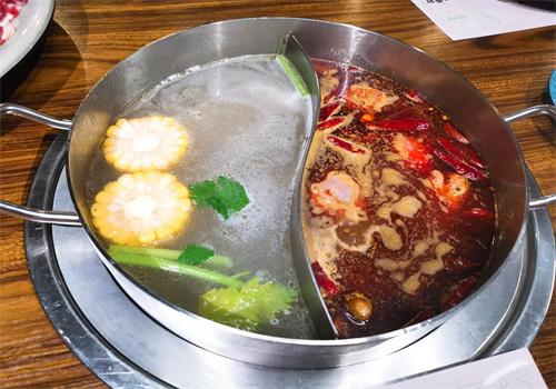蓝小悦新派牛肉火锅