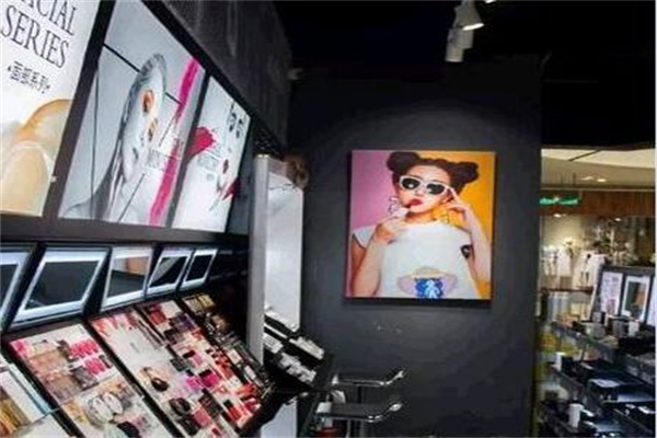 狐狸小妖美妆集合店
