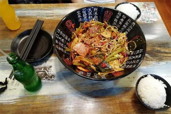 金正圆麻辣香锅