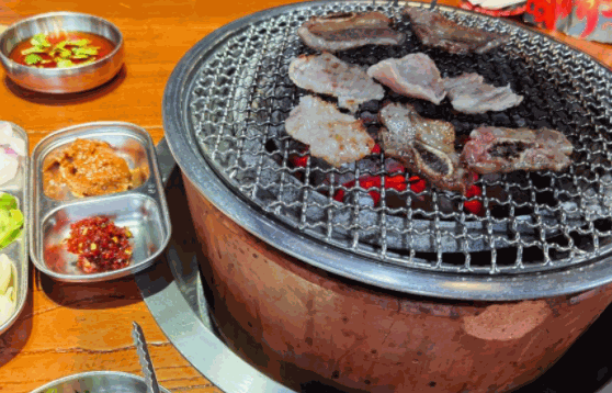 原始泥炉烤肉