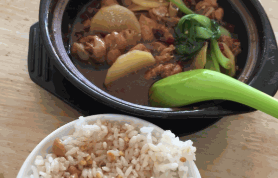韦小宝黄焖鸡米饭