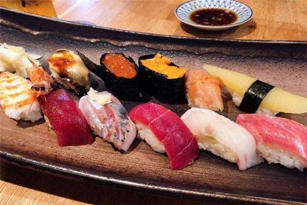 鲜寻屋寿司