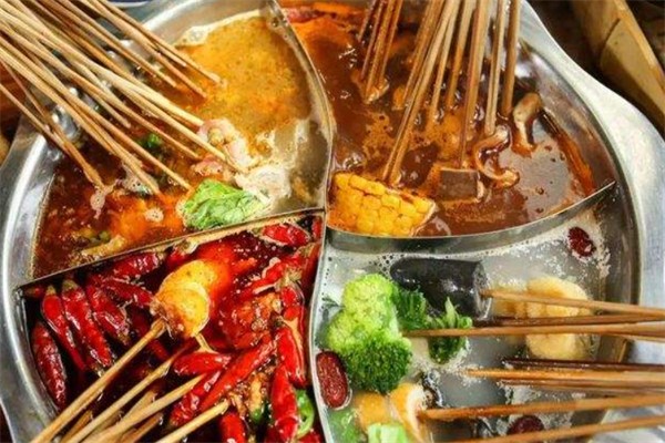 六年三班串串香火锅
