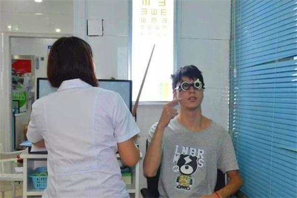 金视利视力矫正