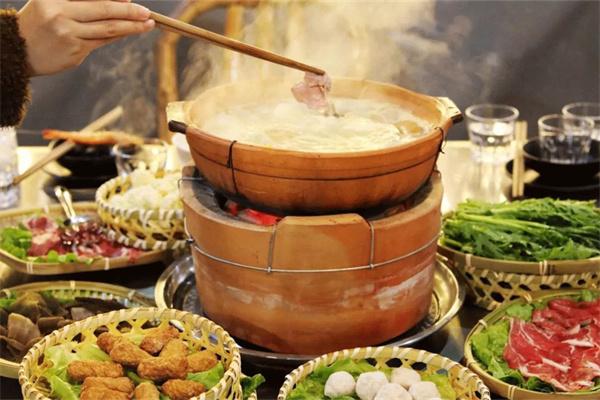 牛魔王地摊打边炉