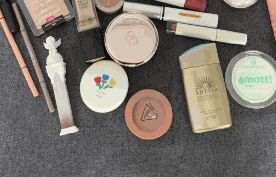 歌诗倩化妆品