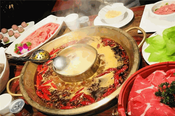 路边麻烧牛杂老火锅