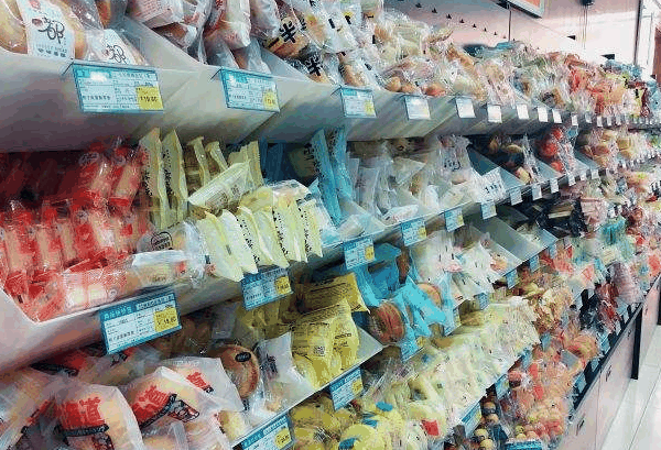 赵一鸣量贩零食连锁